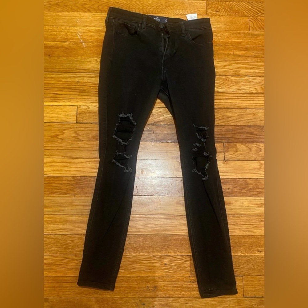 Black ripped skinny jeans